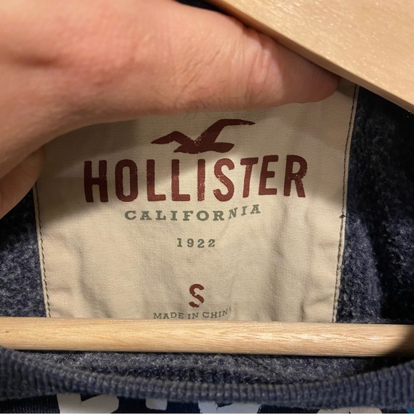 Hollister Blue Surfers Only Crewneck Pullover Sweatshirt Mens XS (Tag Small) - Picture 4 of 5